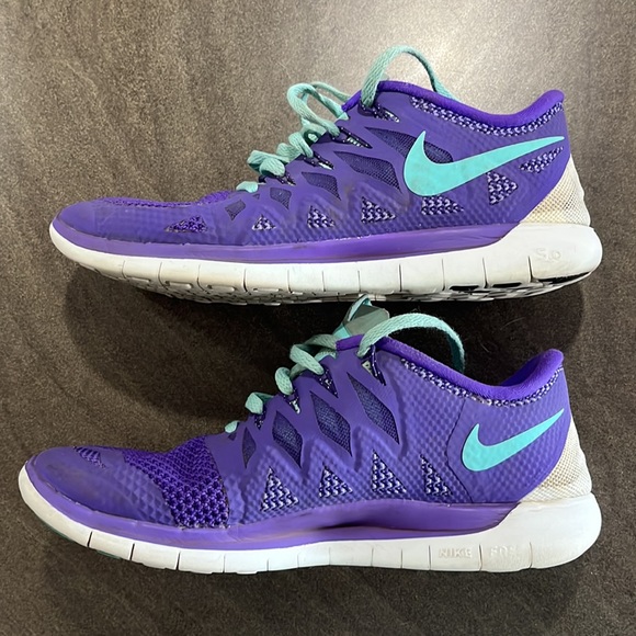 Nike Free Running Shoes - Picture 2 of 7